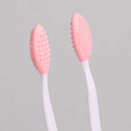 Exfoliating Eyebrow Brush